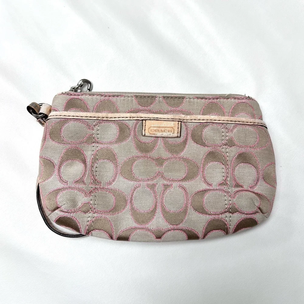 Coach Daisy Outline Signature C Monogram Metallic Khaki Pink Wristlet